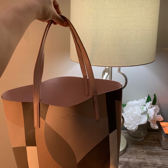 SOLD! Kate Spade reversible tote bag - Picture 2 of 5